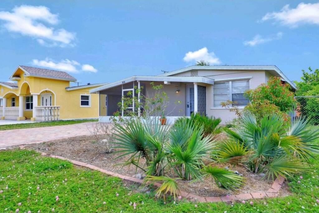 Comfy 3 Bedroom With Parking & Close To Everything North North Naples Eksteriør bilde